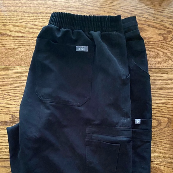 FIGS Black Yola Pants - Picture 2 of 3